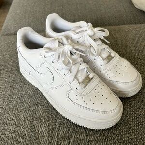 Youth Air Force 1 Sneakers
